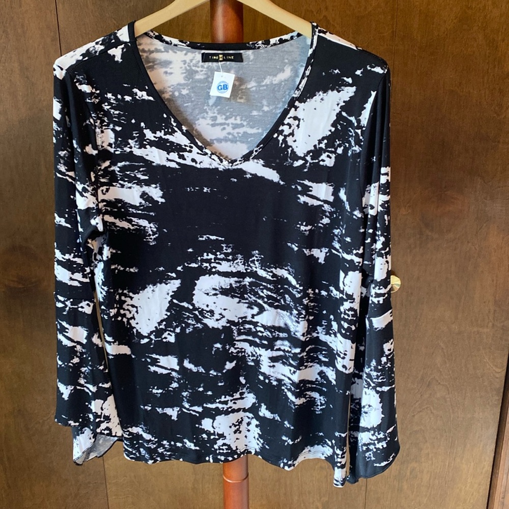 Black and white v-neck top